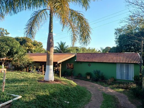 CHÁCARA com 4 dormitórios, 3 banheiros e 4 vagas no bairro Água da Cabiúna de ASSIS, 150 m² construídos
