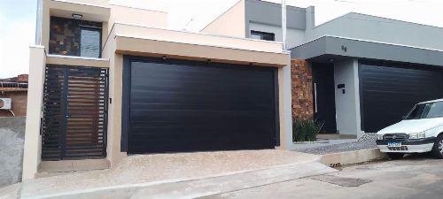 CASA com 2 dormitórios, 2 banheiros e 2 vagas em ASSIS, 112 m² construídos